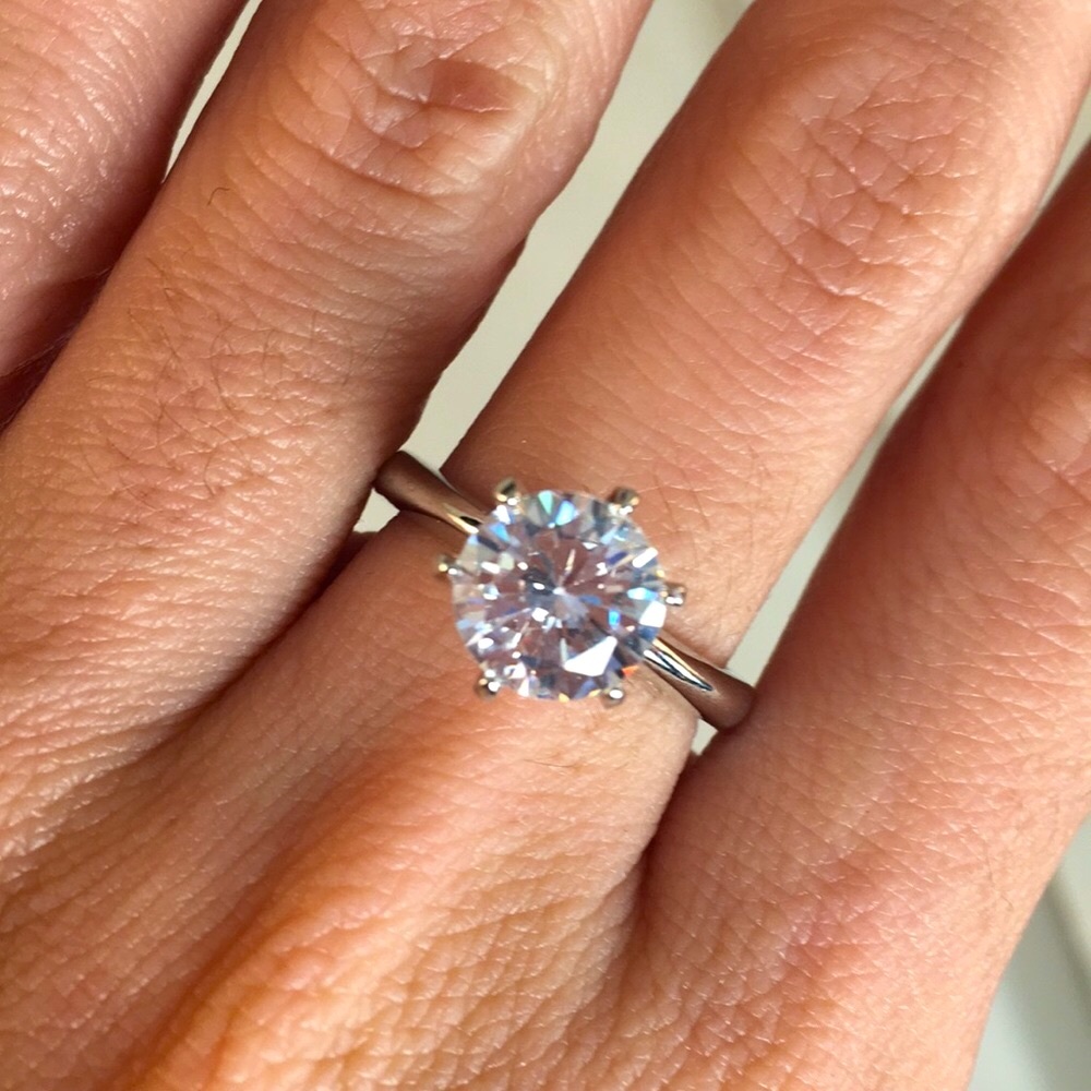 ❤️Stunning Simulated White Diamond 2.0 ct Ring